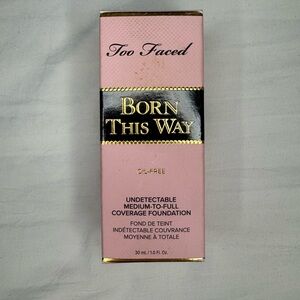 Too Faced Born This Way Foundation - Shade Carmel